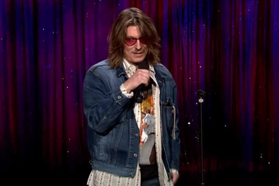 Mitch Hedberg performing