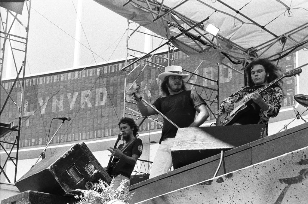 Lynyrd Skynyrd Performs Live