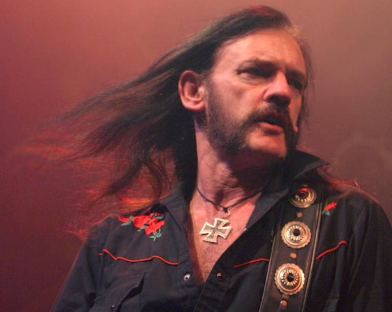 Lemmy Kilmister performing