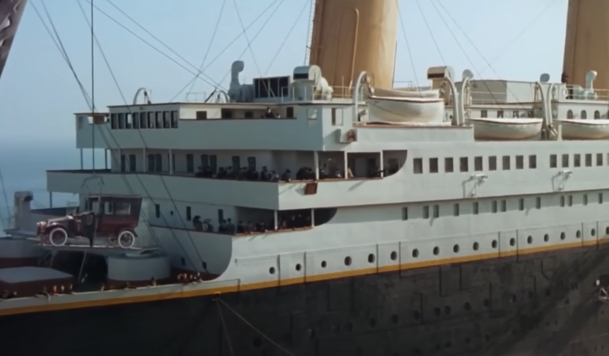 Screenshot from the movie Titanic (1997)