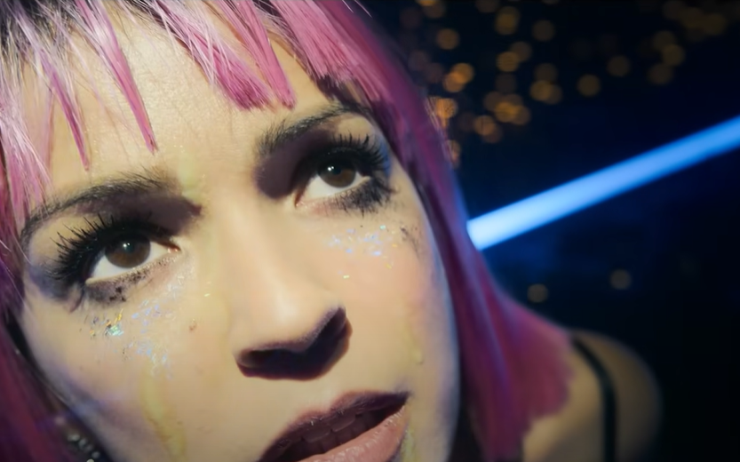 Screenshot from the TV series Sky Rojo (2021-2023)