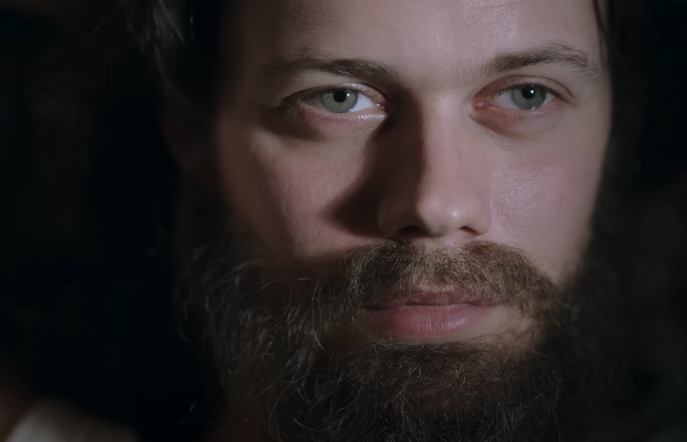 Screenshot from the TV series Clark (2022)