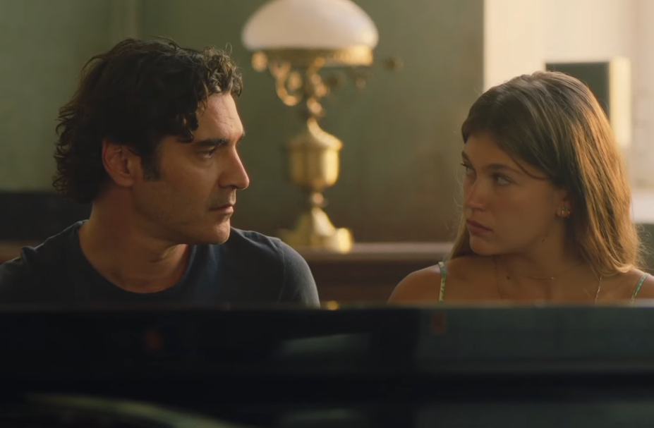 Screenshot from the TV series Maestro 2022-