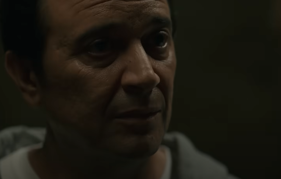 Screenshot from the TV series The Longest Night (2022)