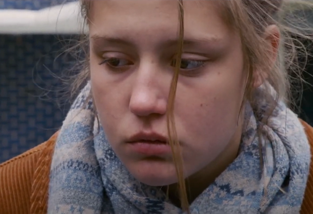 Screenshot of Adèle Exarchopoulos in Blue Is the Warmest Colour (2013)