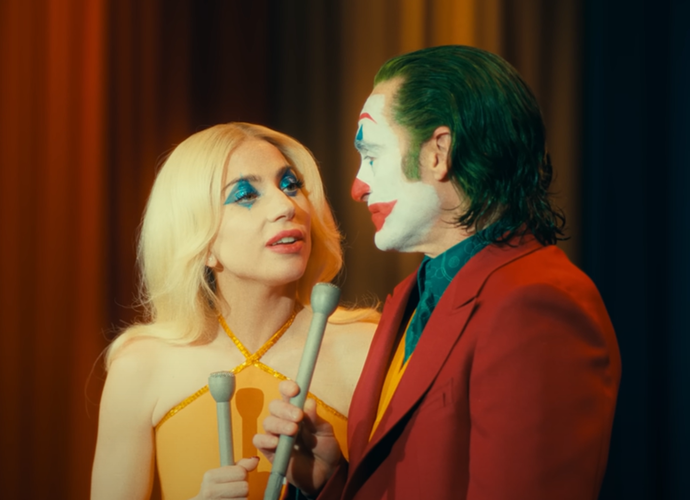 Screenshot of Joaquin Phoenix and Lady Gaga from - Joker: Folie À Deux (2024)