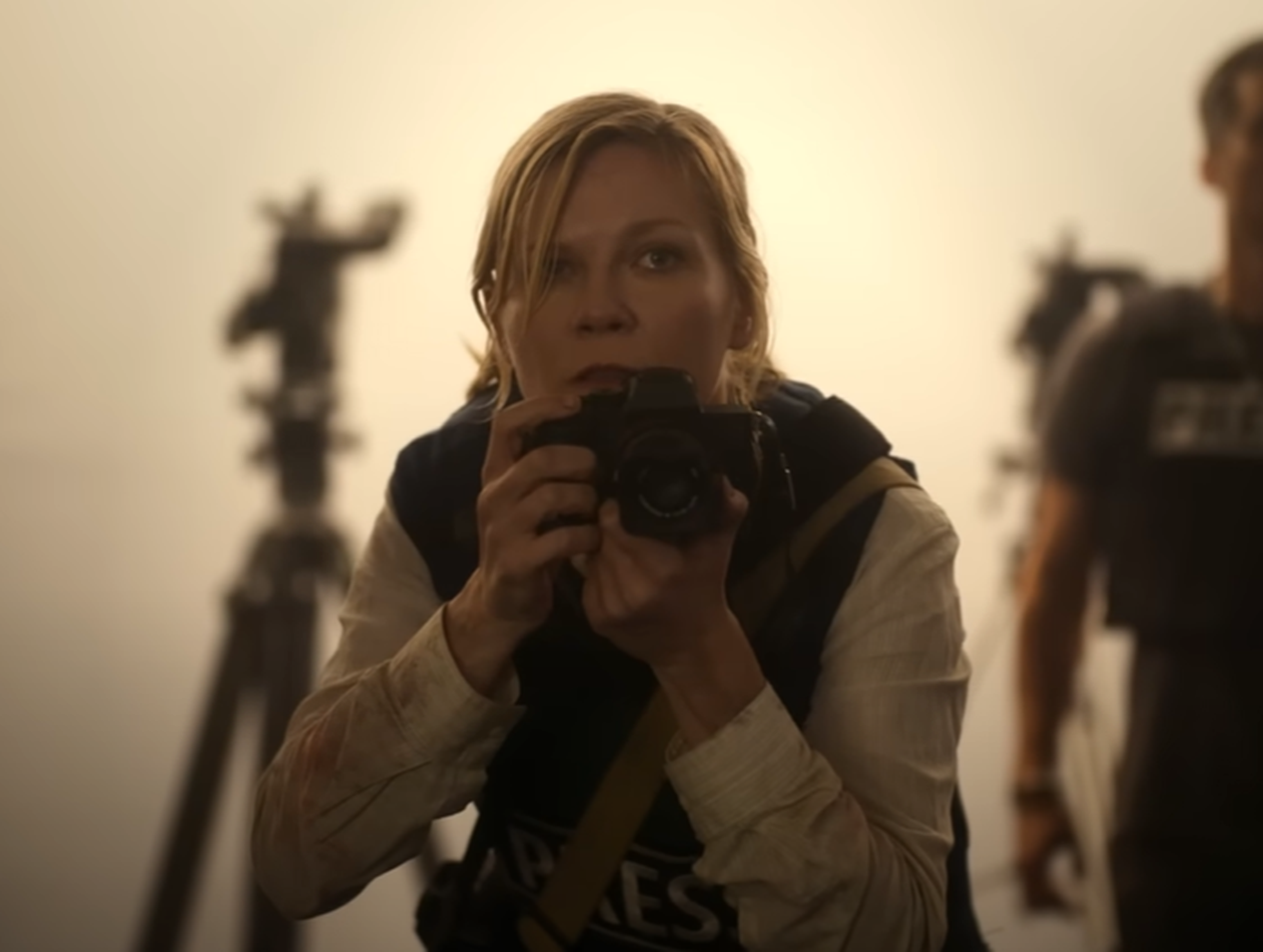 Screenshot of Kirsten Dunst from - Civil War (2024)