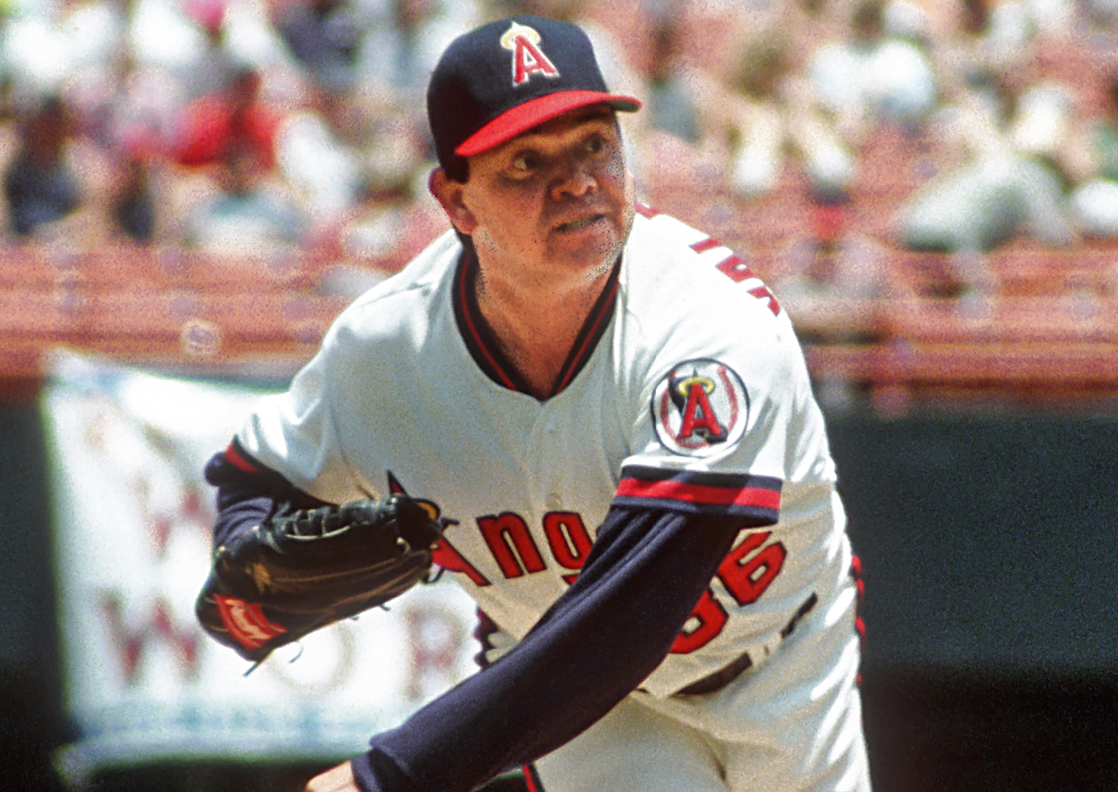 Fernando Valenzuela pitching for the California Angels