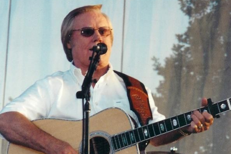 George Jones performing at Harrah's Metropolis