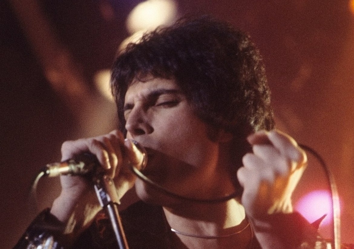 Freddie Mercury Performing In New Haven, Ct, November 1977