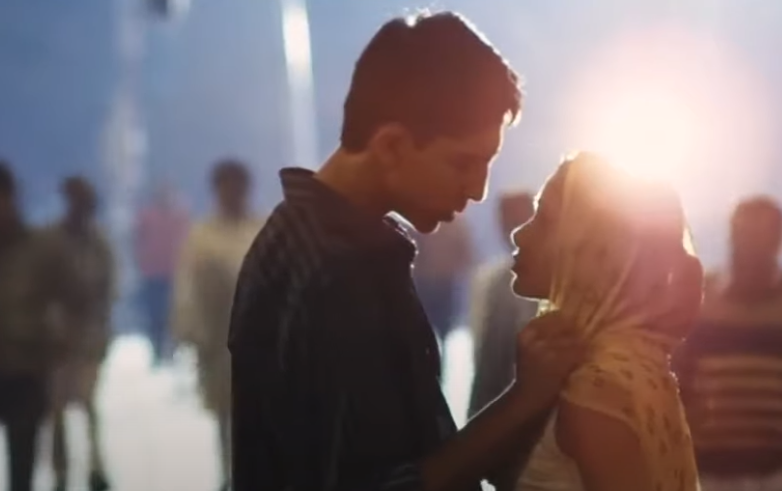 Screenshot from the movie Slumdog Millionaire (2008)