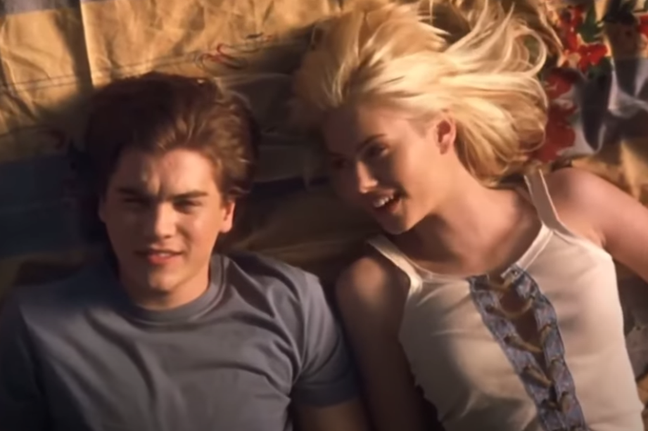 Screenshot of the movie The Girl Next Door