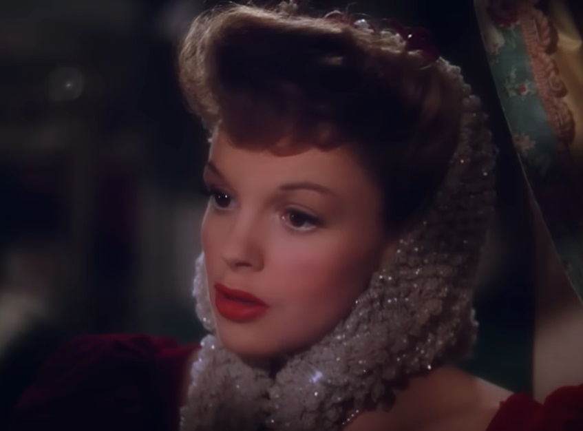 A visually captivating still taken from a pivotal moment in the film Meet Me in St. Louis (1944)