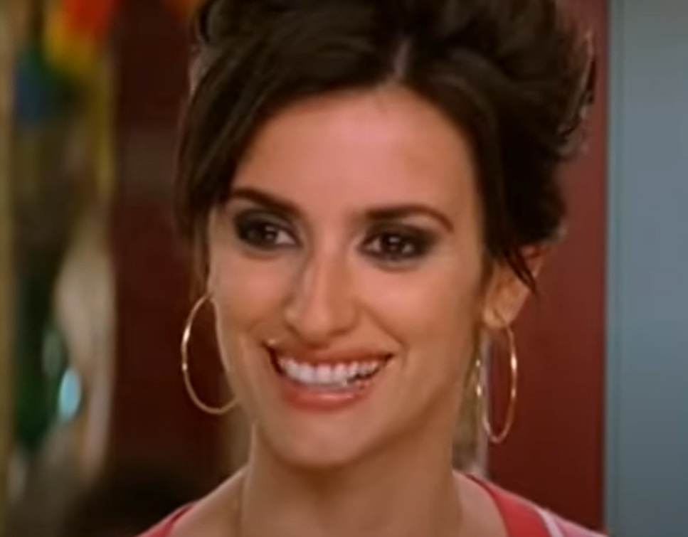 A visually captivating still taken from a pivotal moment in the film Volver (2006)