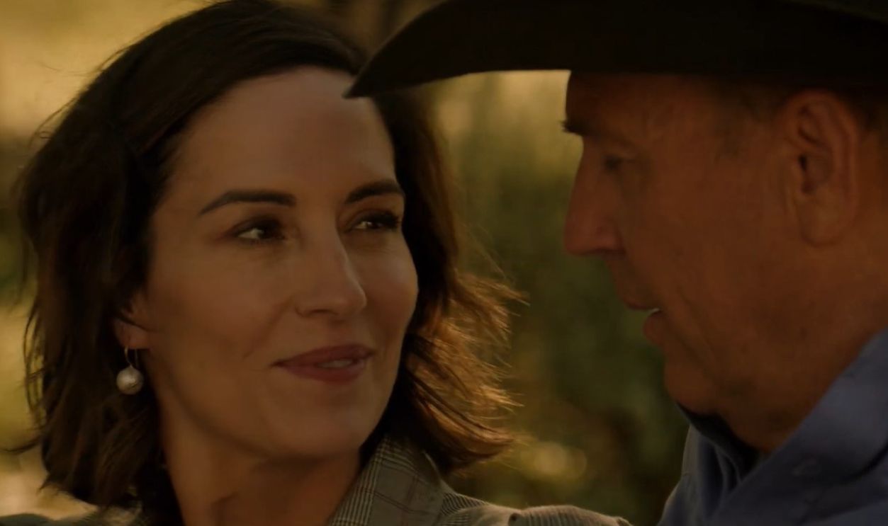 Wendy Moniz As Governor Lynelle Perry