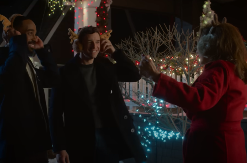 Screenshot of the movie Single All the Way