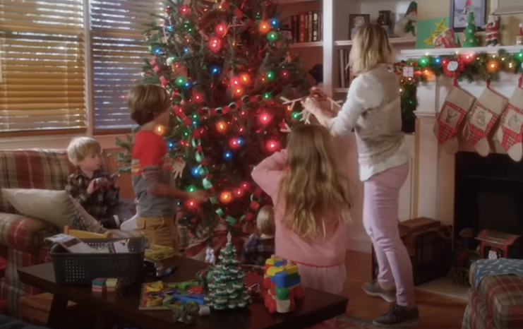 Screenshot of the movie A Bad Moms Christmas