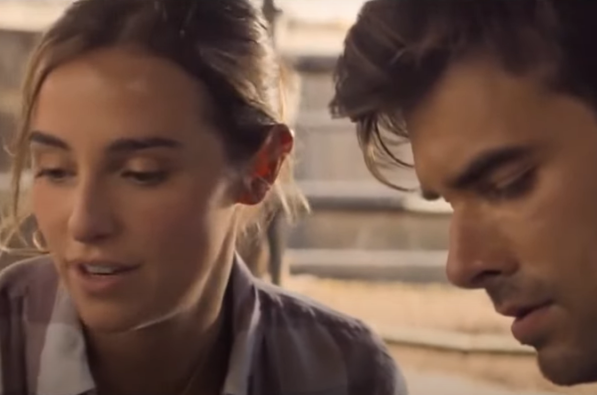 Screenshot of the movie A California Christmas