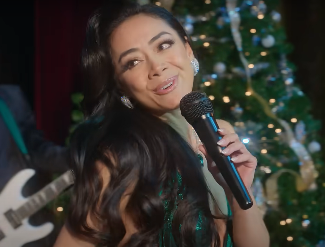 Screenshot of the movie Christmas with You