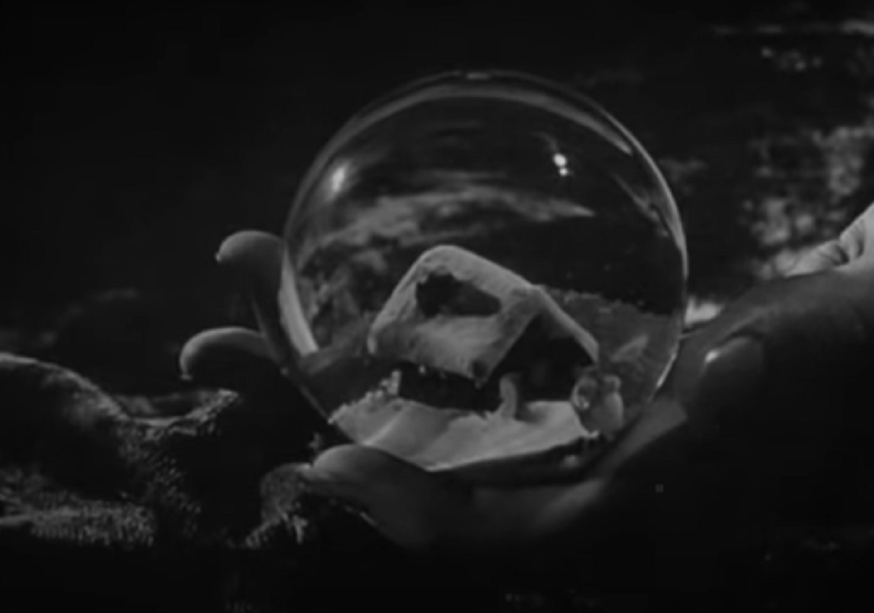 Screenshot of glass ball - from Citizen Kane (1941)