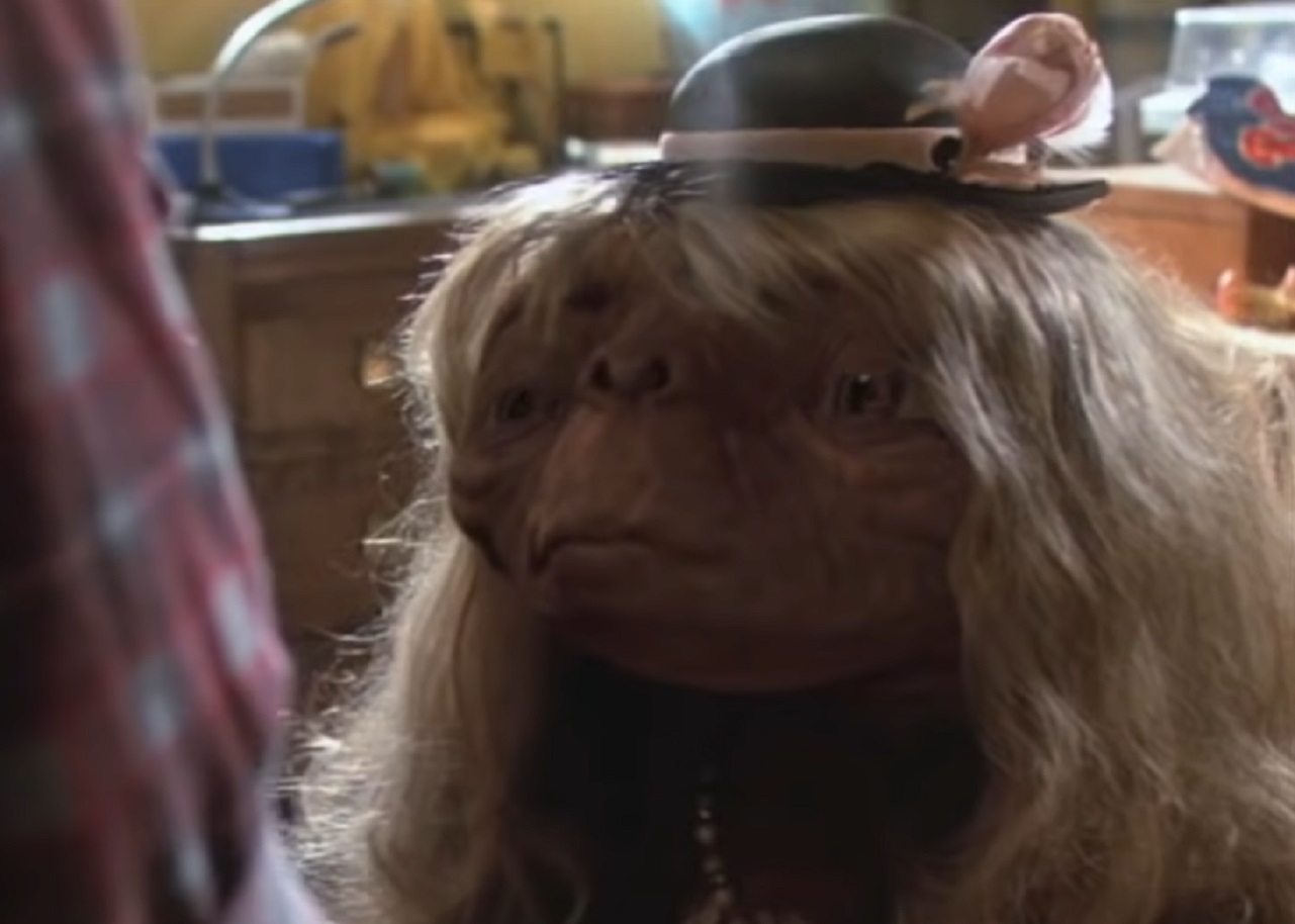 Screenshot of E.T. - from E.T. the Extra-Terrestrial (1982)