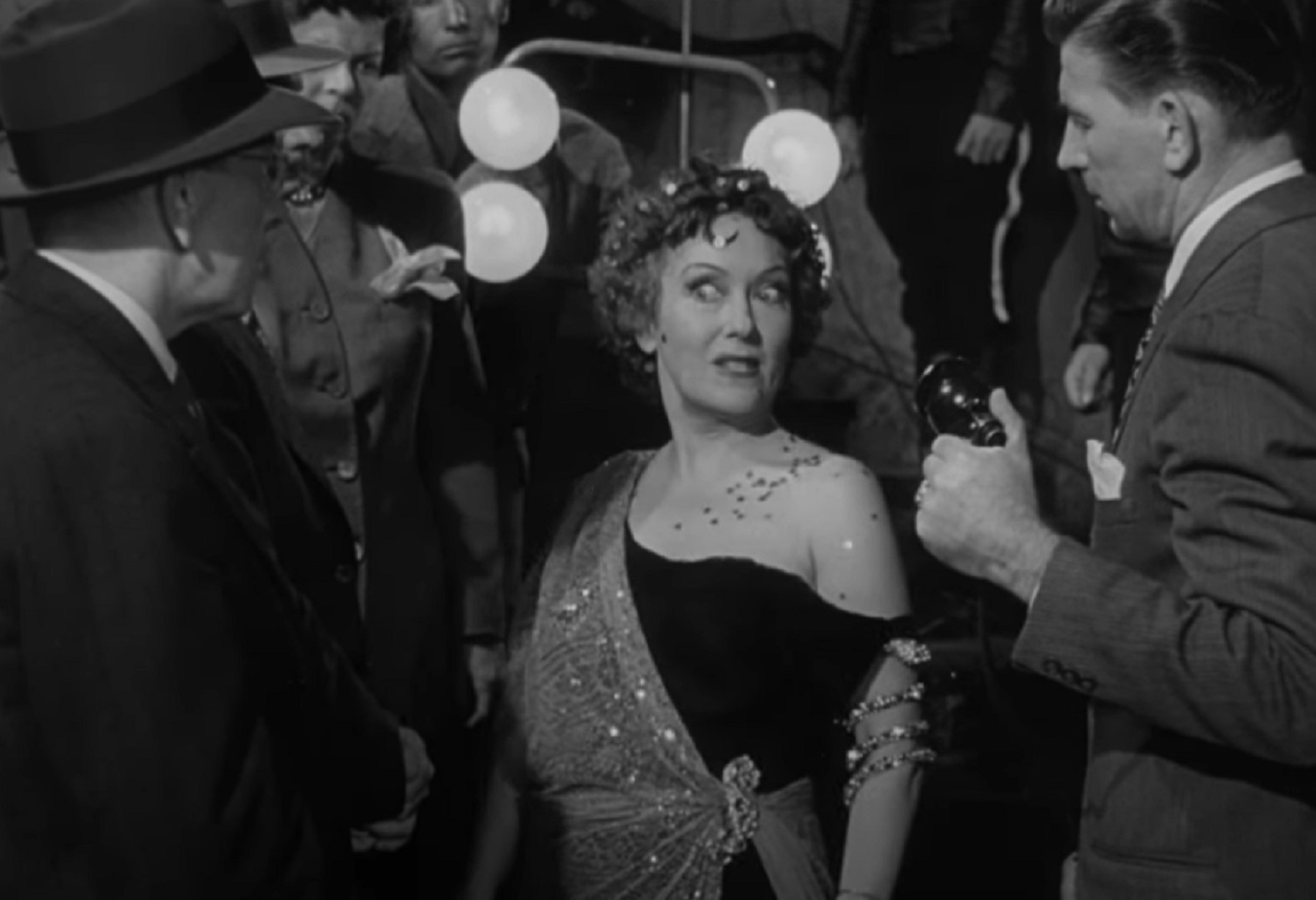 Screenshot of Gloria Swanson talking - from Sunset Blvd (1950)