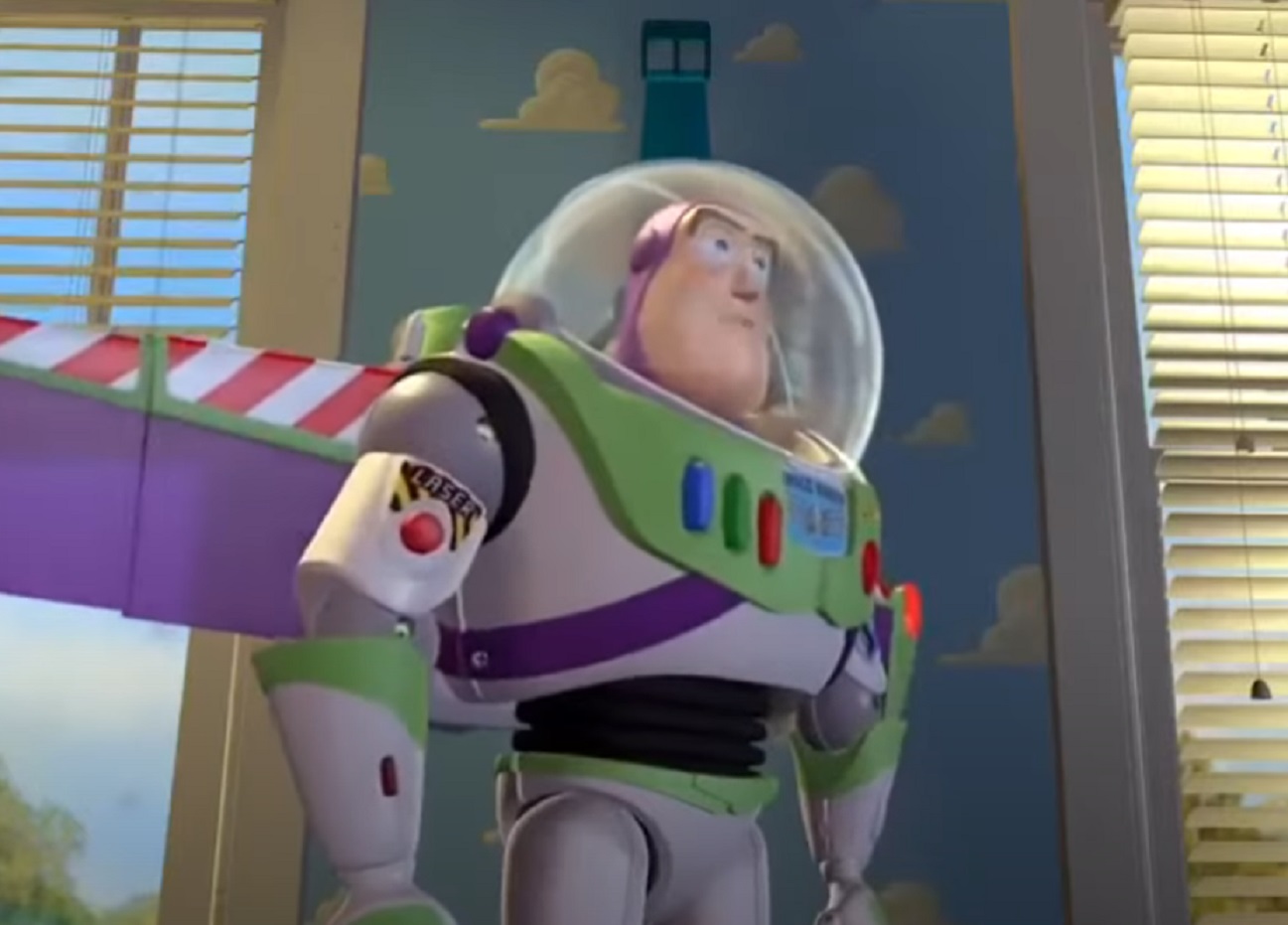 Screenshot of space soldier looking at front