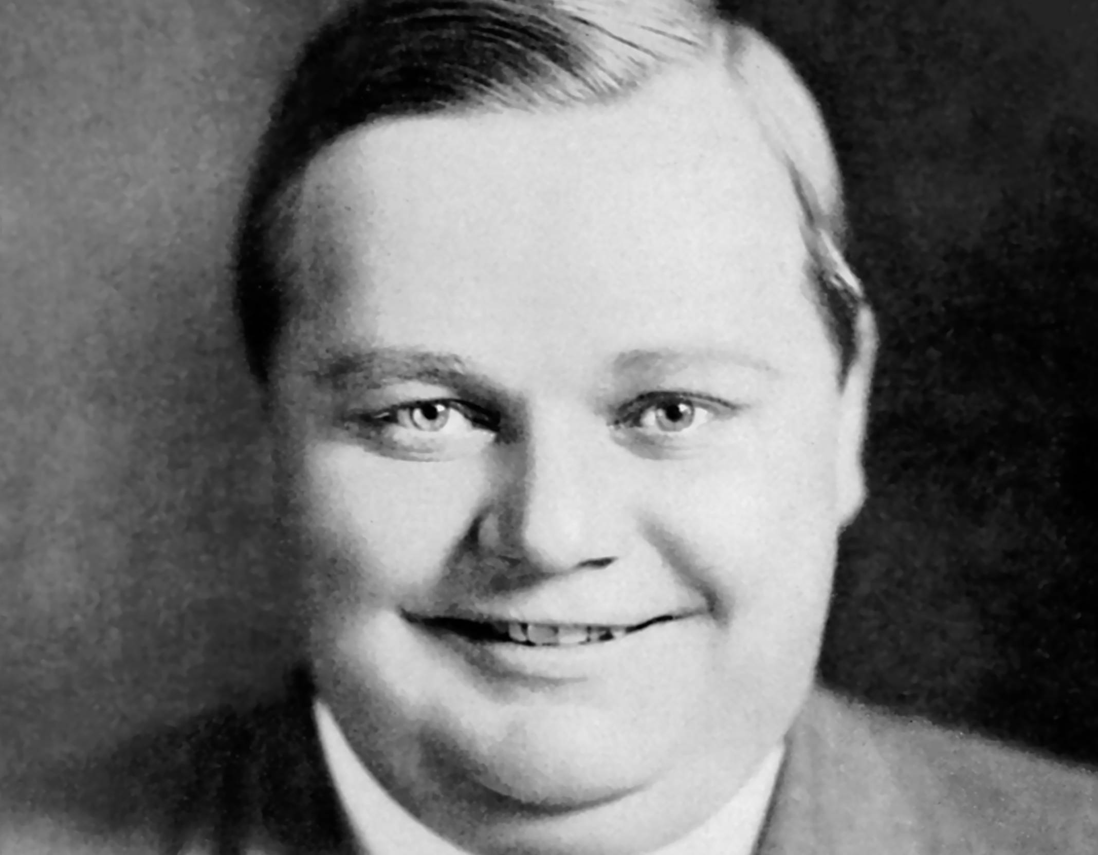 Roscoe Arbuckle in suit