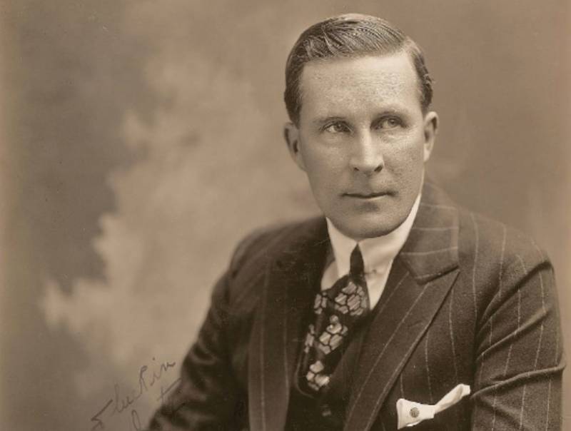 William Desmond Taylor 1917 in suit