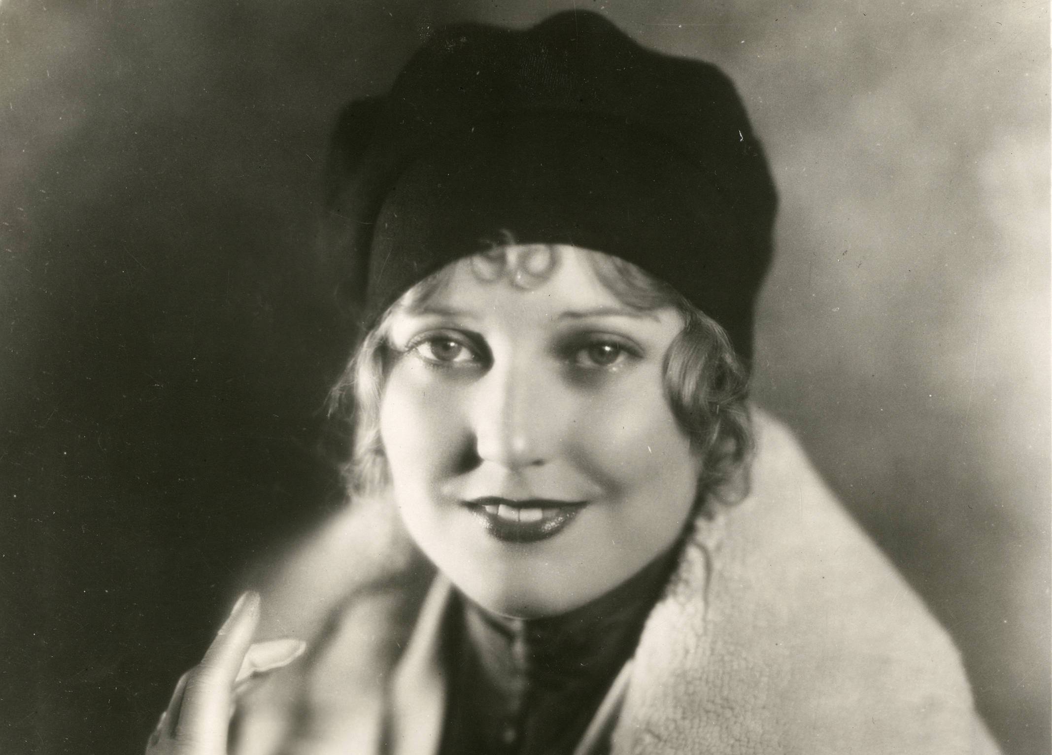 Thelma Todd, Film Actress in fur coat