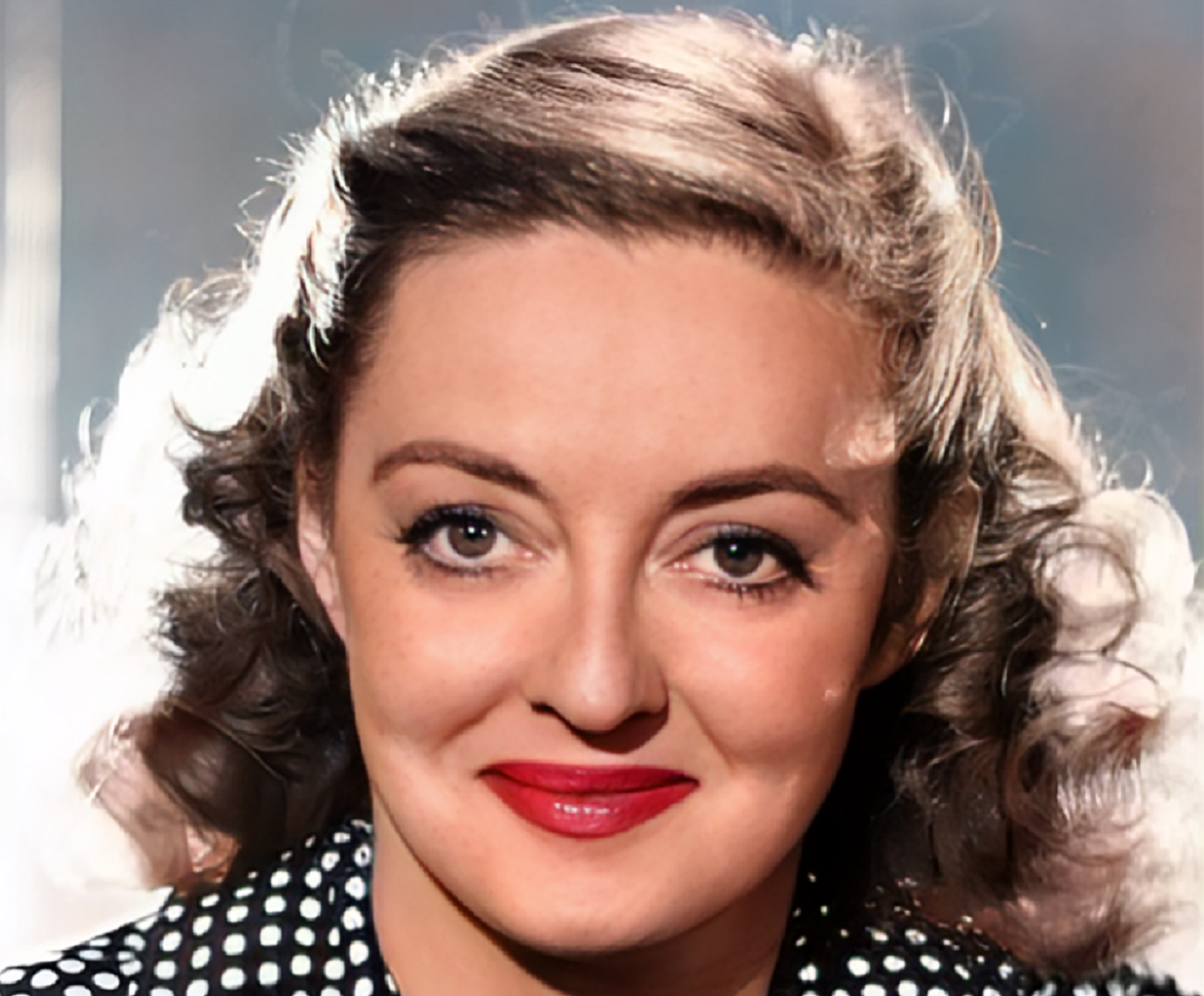 Bette Davis looking at camera - Portrait In 1940