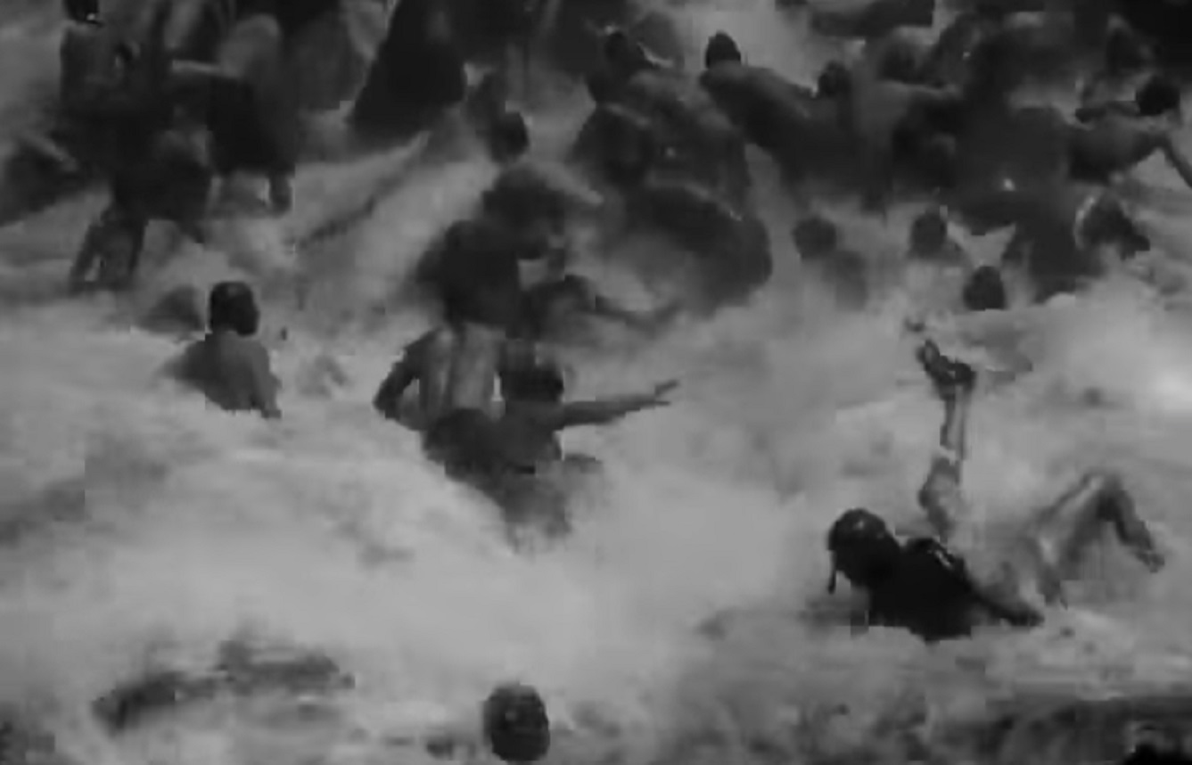 Screenshot from the movie - Noah's Ark (1928)