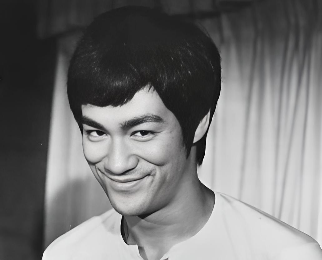 Grayscale Portrait Photo of the Actor Photo Bruce Lee