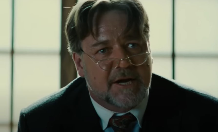 Russell Crowe, The Mummy (2017) in suit