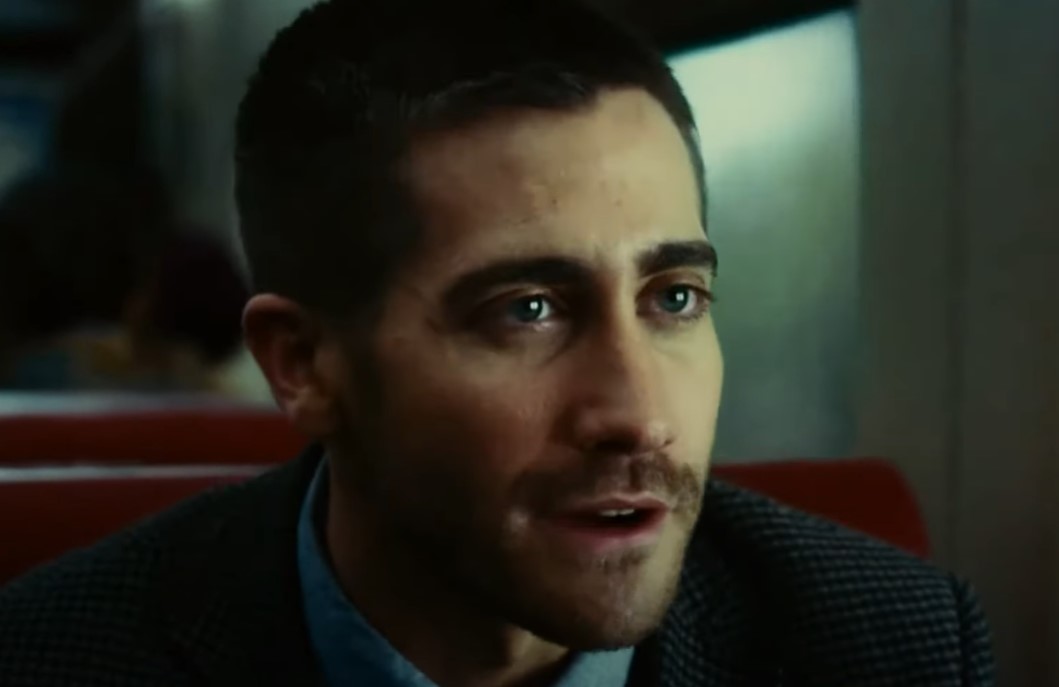 Jake Gyllenhaal in Source Code (2011) in suit