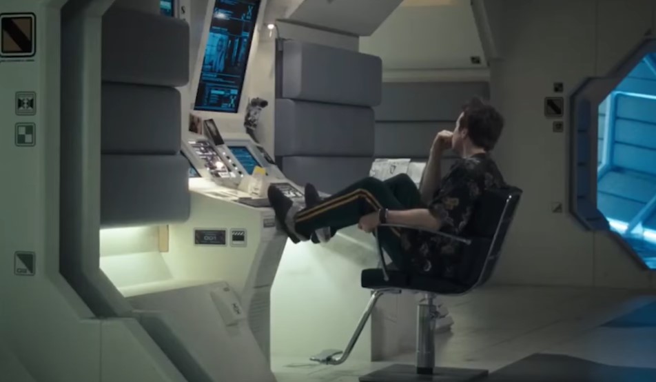 Moon (2009) Screenshot, actor at moon base