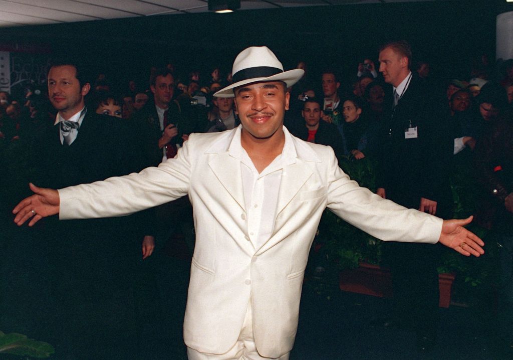 Lou Bega in white