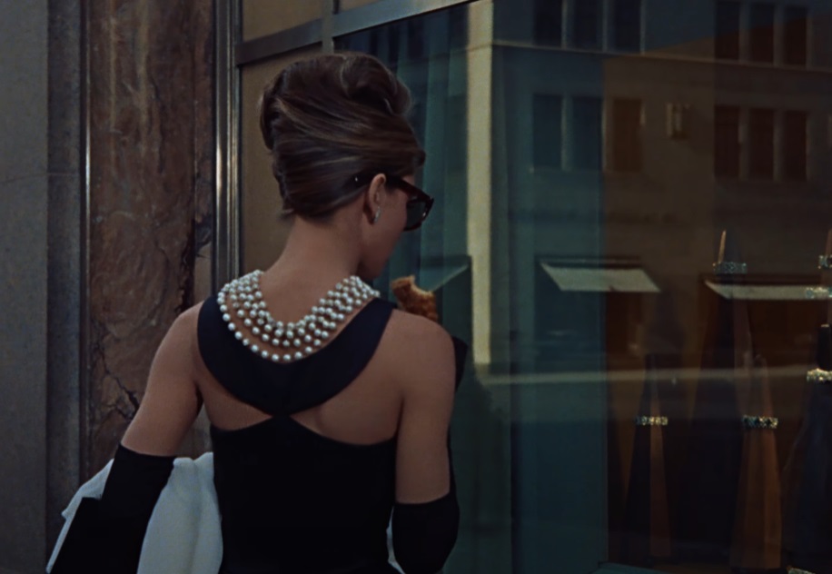 Screenshot from the movie Breakfast at Tiffany's (1961).
