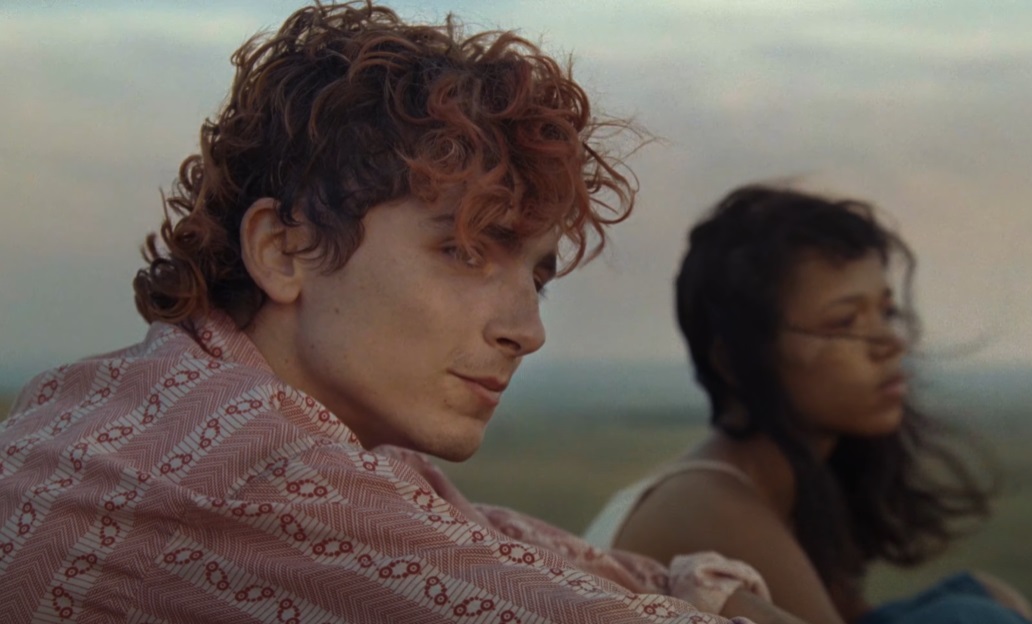 Screenshot from the movie Bones and All (2022)