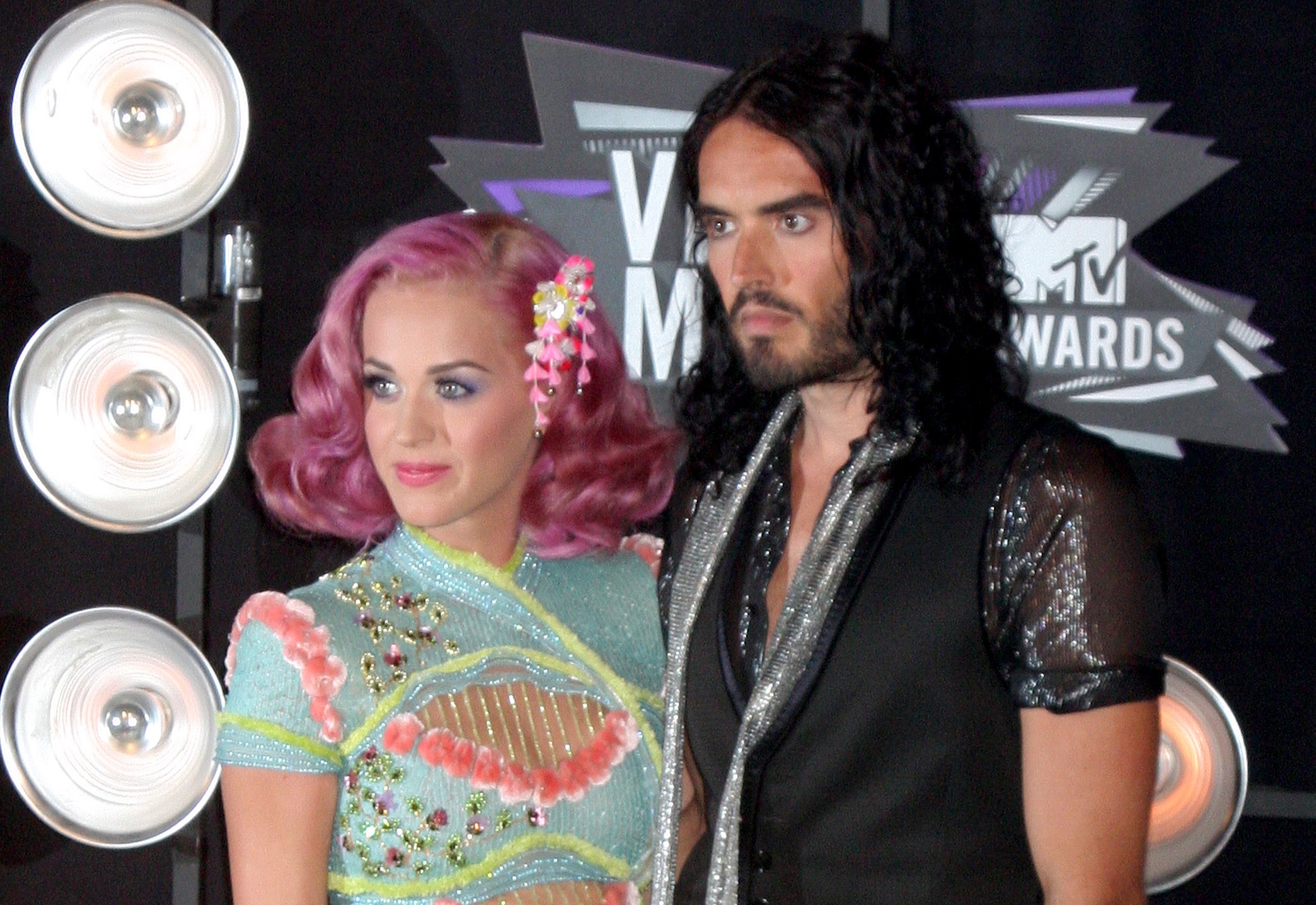 Katy Perry, Russell Brand arriving at the 2011 MTV Video Music Awards