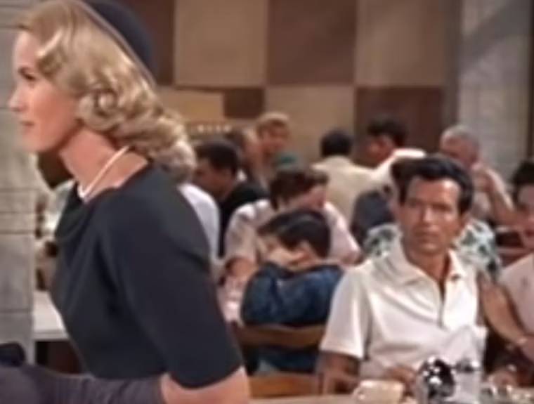 Screenshot from the movie North by Northwest (1959)