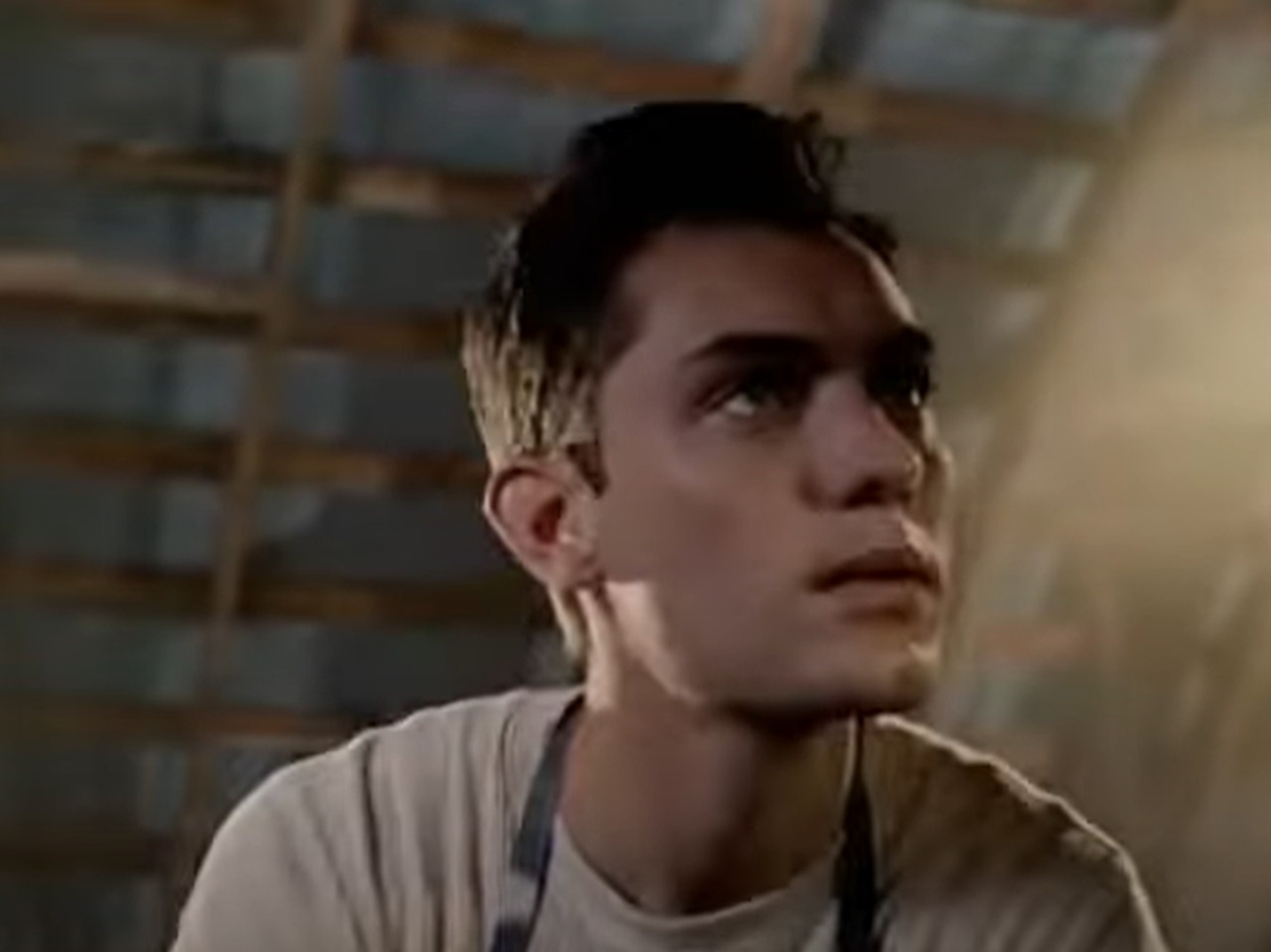 Screenshot of Jude Law from - Existenz (1999)