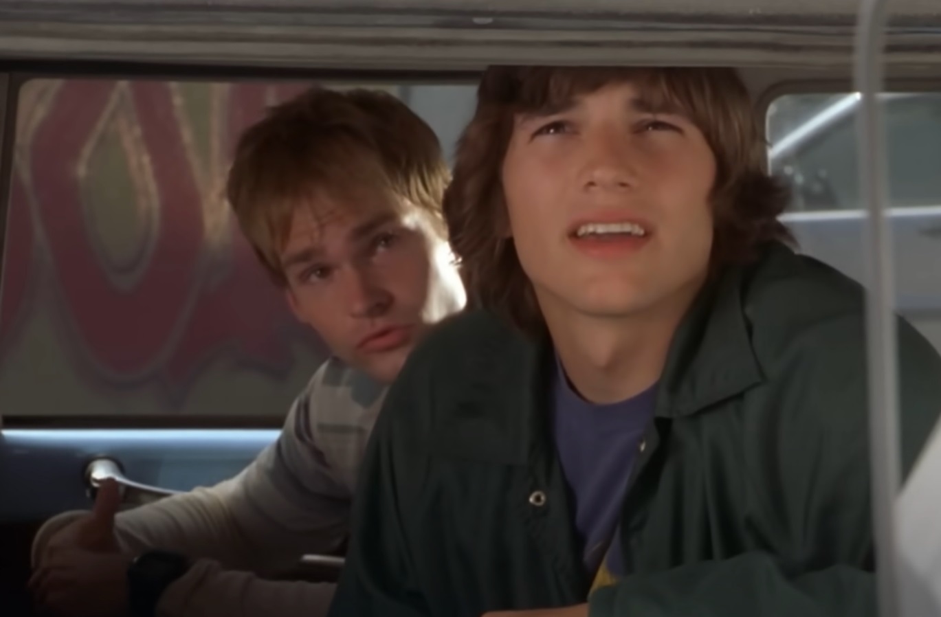Screenshot of Ashton Kutcher and Seann William Scott from - Dude, Where's My Car (2000)
