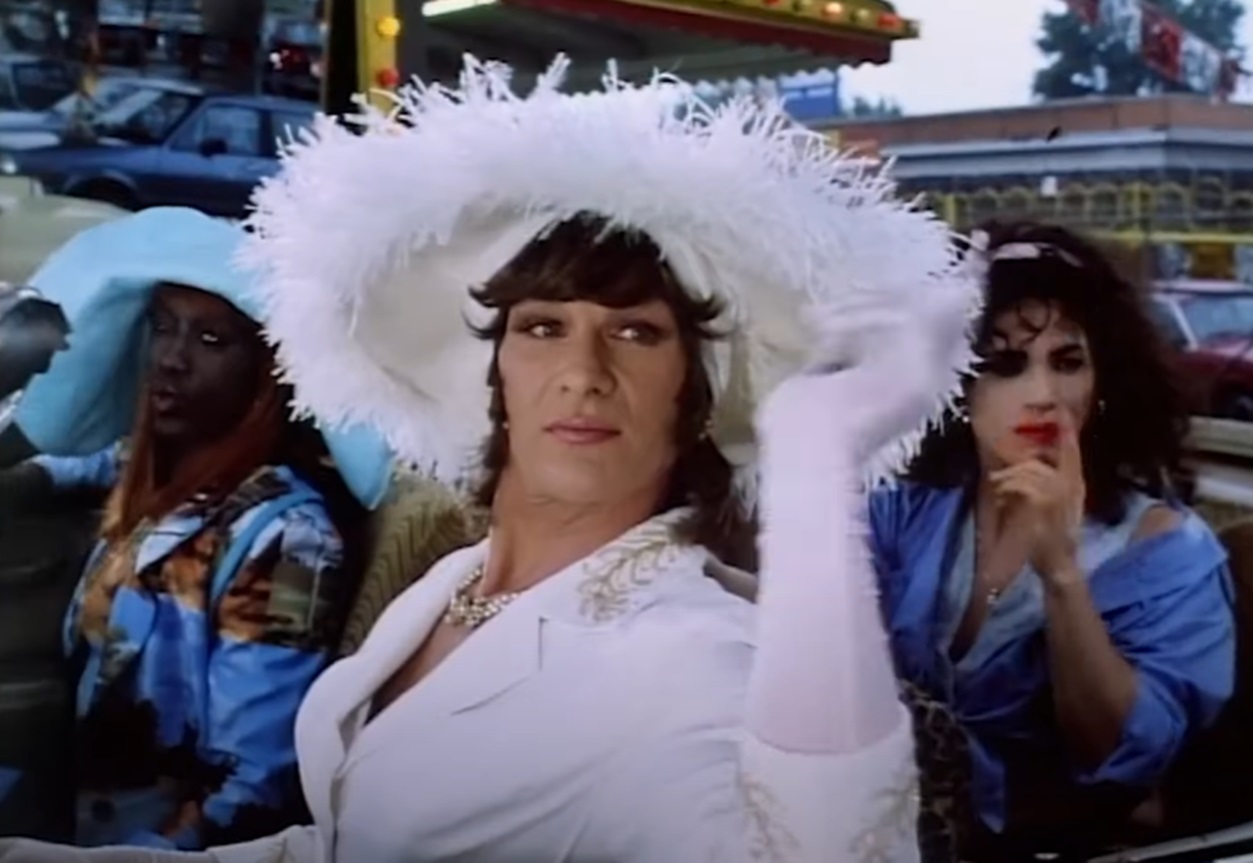 Screenshot of Wesley Snipes, Patrick Swayze ,John Leguizamo from - To Wong Foo, Thanks for Everything! Julie Newmar (1995)