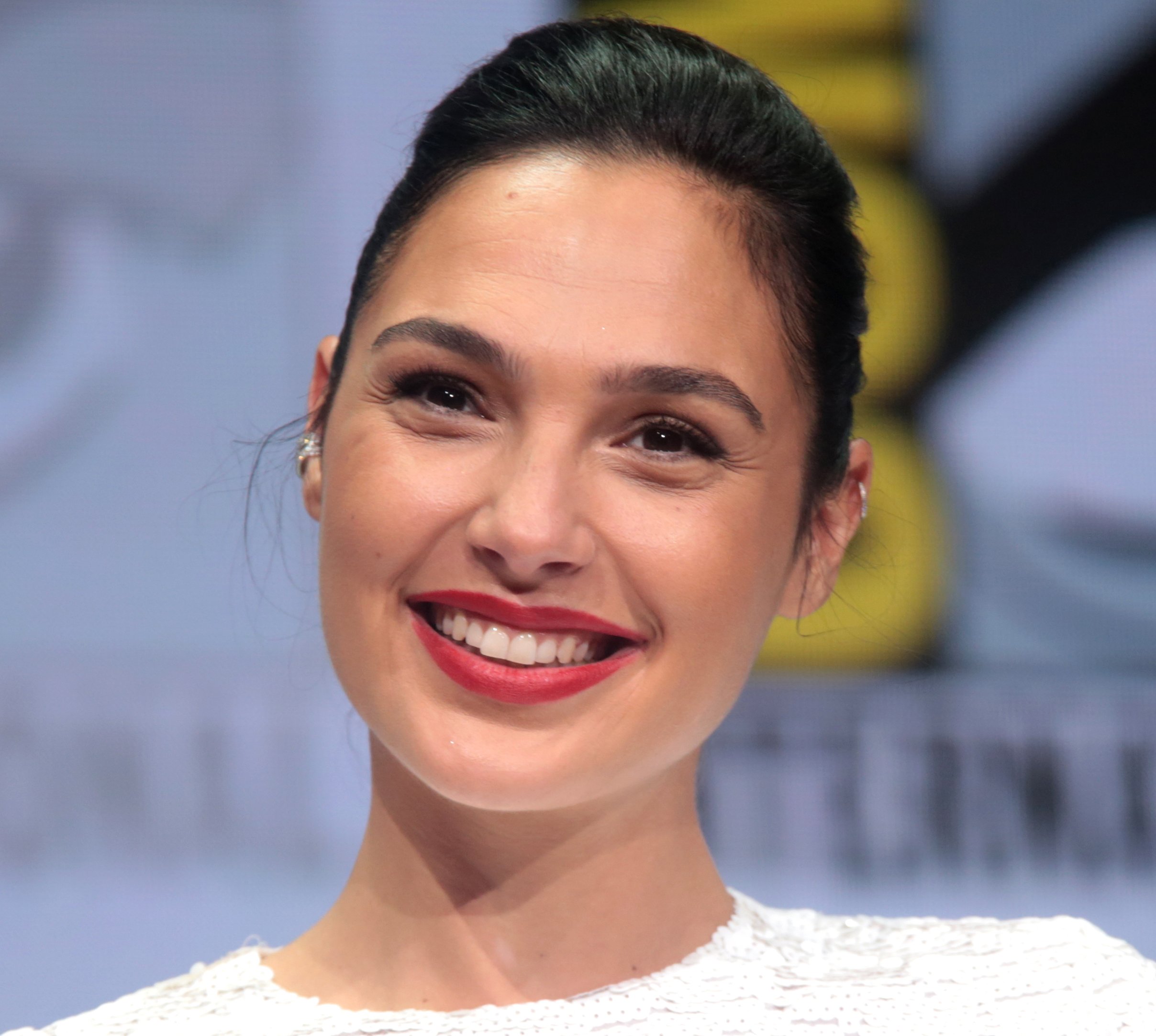 Gal Gadot speaking at the 2017 San Diego Comic-Con International