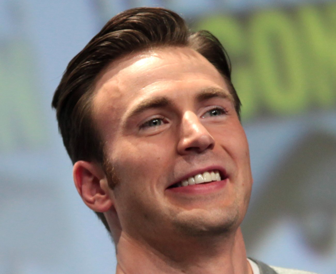 Chris Evans speaking at the 2014 San Diego Comic Con International