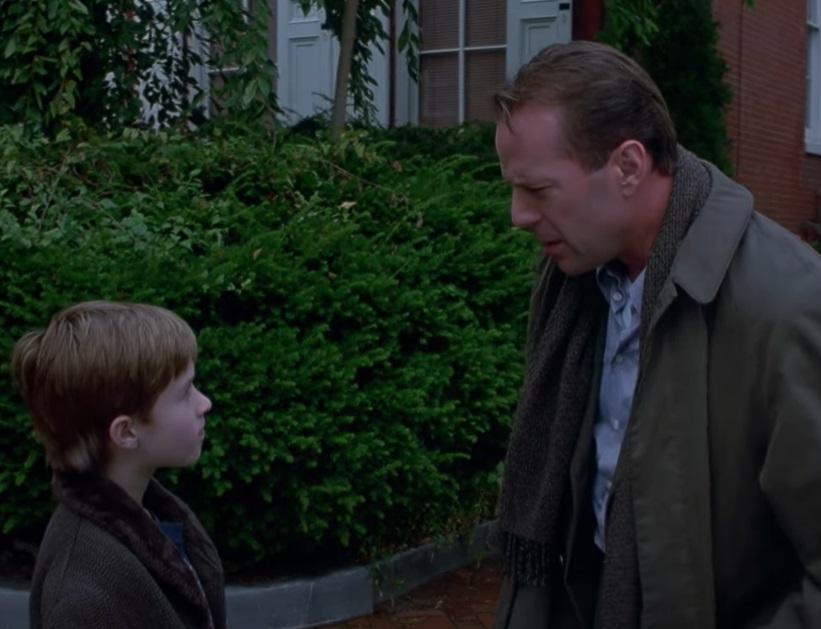 Screenshot from the movie The Sixth Sense (1999)