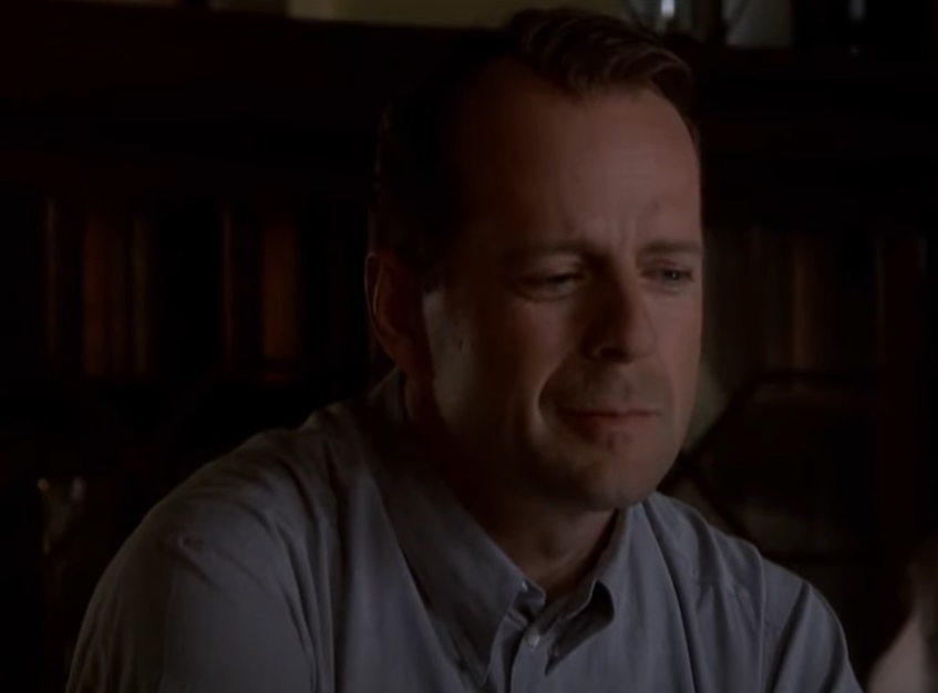 Screenshot from the movie The Sixth Sense (1999)