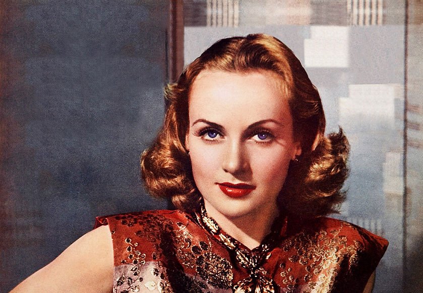 Photo of Carole Lombard from the cover of the January 1940 issue of Photoplay magazine
