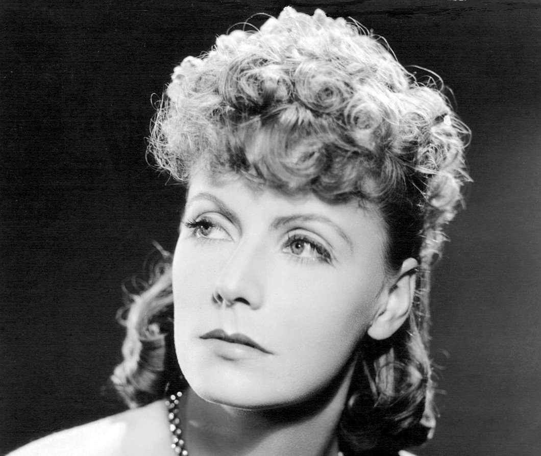 Grayscale Portrait Photo of Greta Garbo from the 1935 film Anna Karenina.
